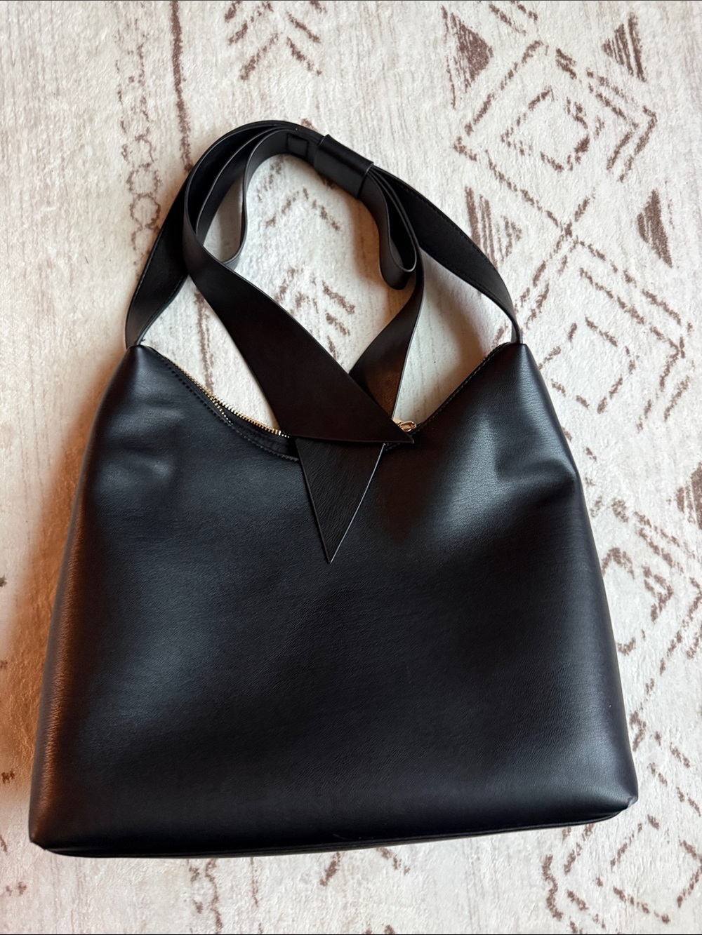 Black Women’s AOTA Shoulder Bag
